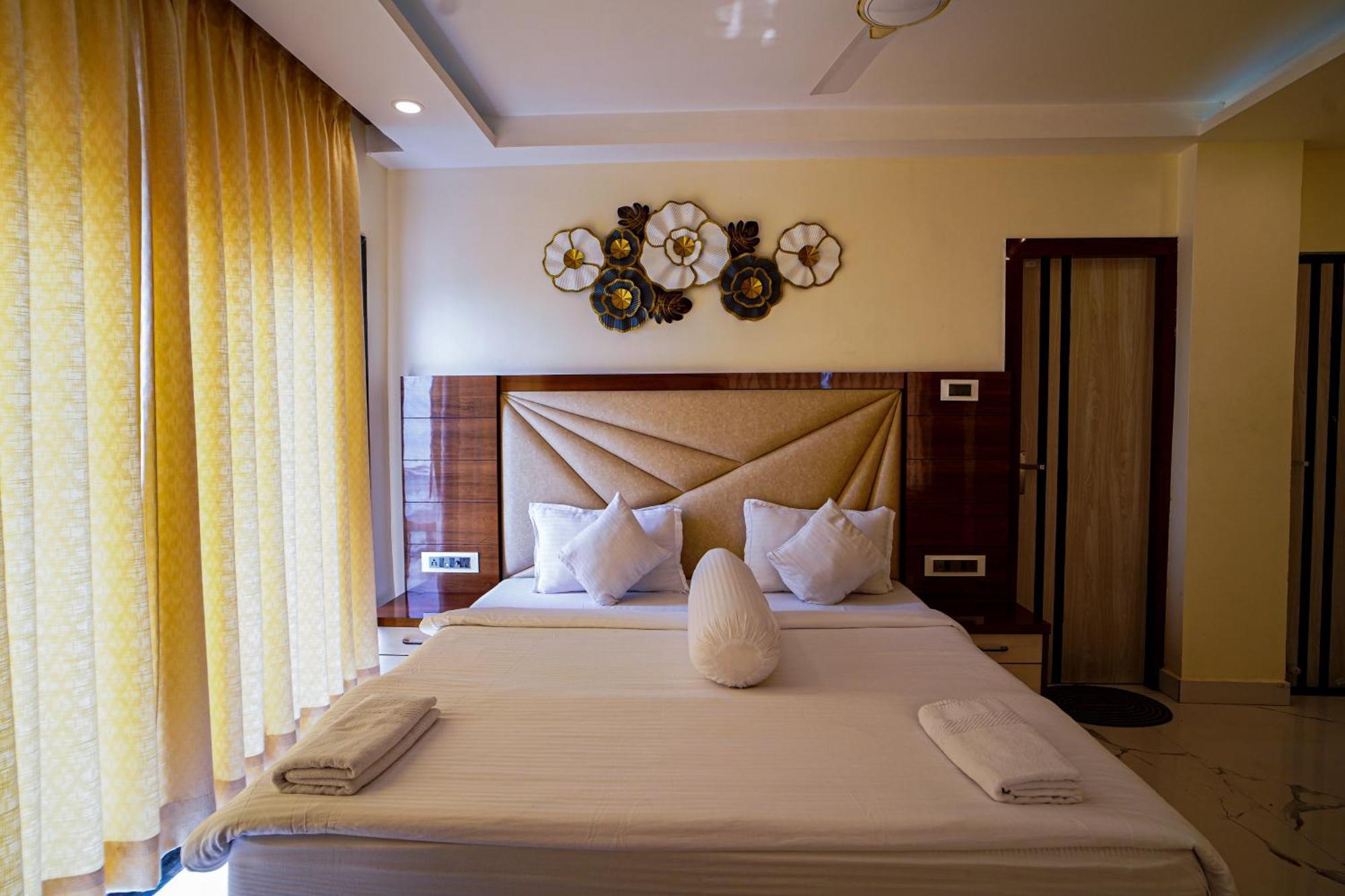 Prasant On Beach Resort !! Lift - Wifi -Restaurant-Parking Facilities-Newly Decorated Room !! Mandarmani Exterior foto