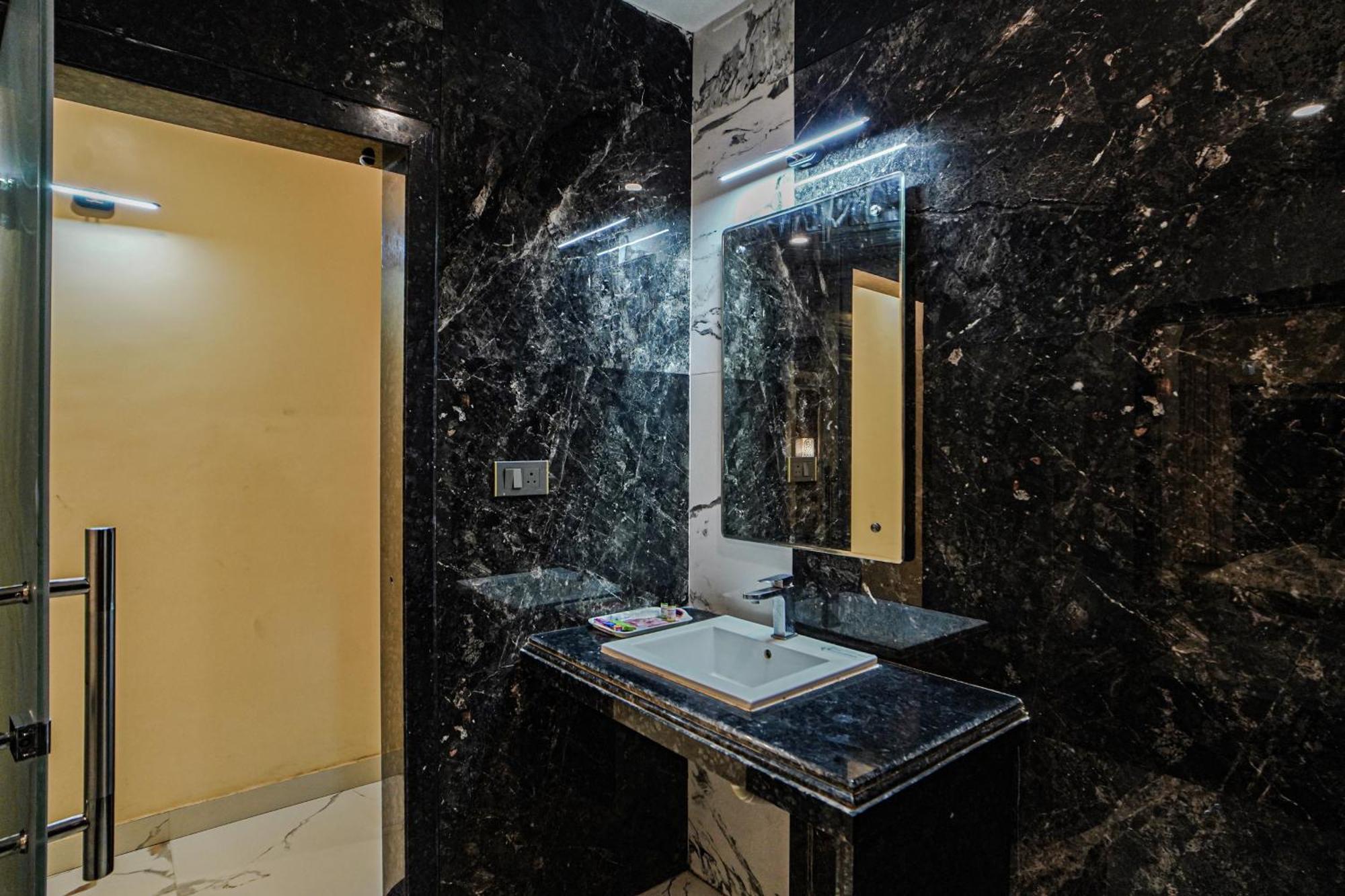Prasant On Beach Resort !! Lift - Wifi -Restaurant-Parking Facilities-Newly Decorated Room !! Mandarmani Exterior foto