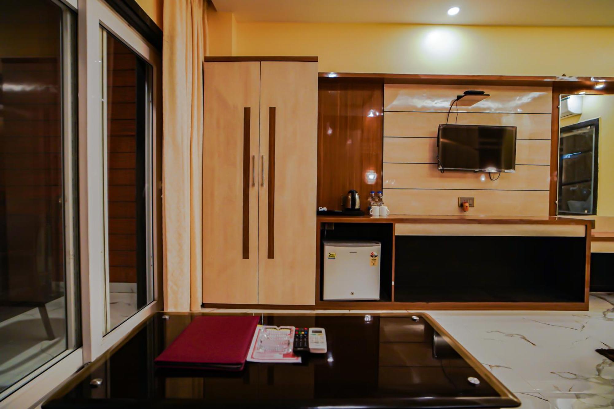 Prasant On Beach Resort !! Lift - Wifi -Restaurant-Parking Facilities-Newly Decorated Room !! Mandarmani Exterior foto
